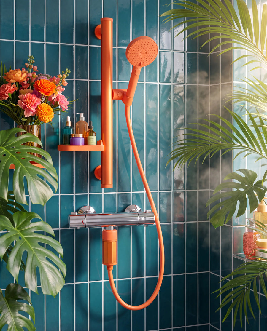 Saving water in the shower: the pause button and 6 other easy habits