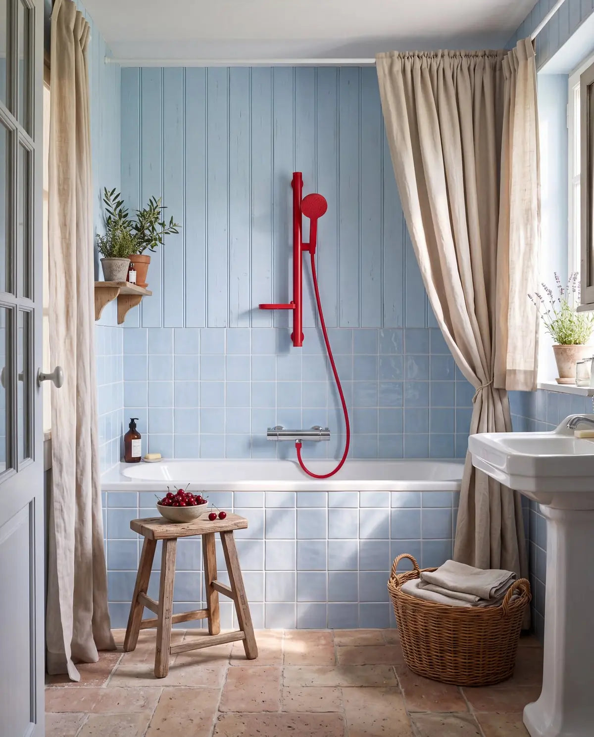 Bathroom with a cherry Showrz kit
